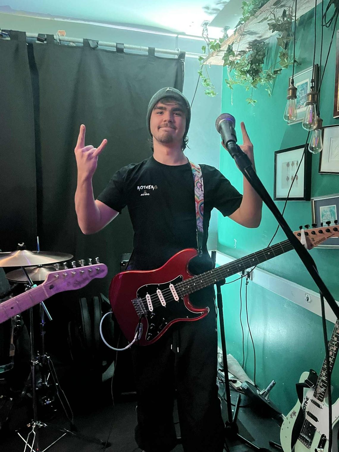 Jake Rothera from the Manchester band Serotine, in one of his custom made ROTHERA by Above Average tees. A sustainable black t shirt ethically made from 100% organic cotton