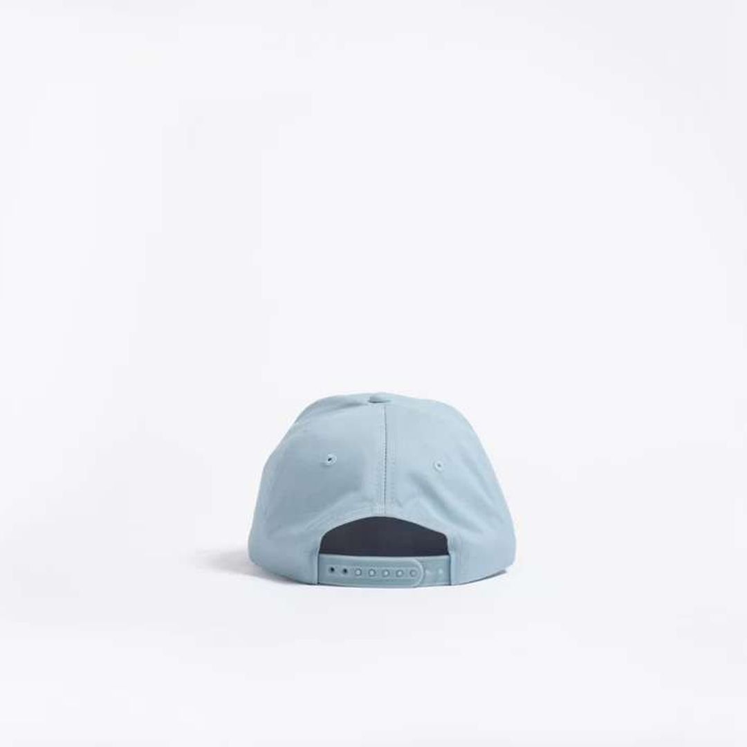 Cho sona ri luch ann an lofa Junior 5-panel Cap