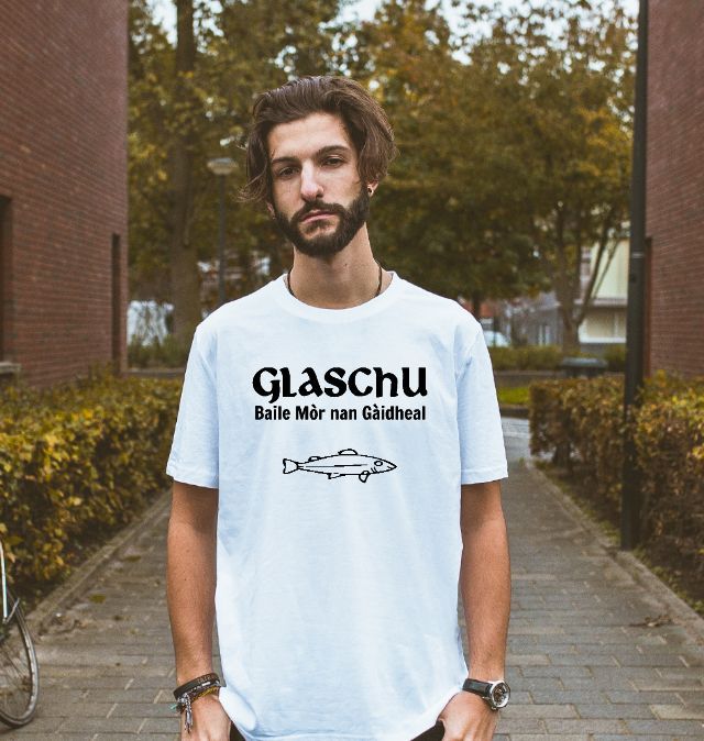 Glaschu. Gaelic Glasgow T-shirt.