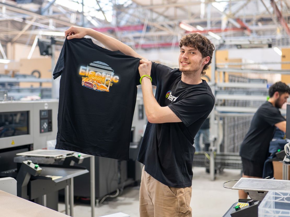 T-shirt production environment showcase