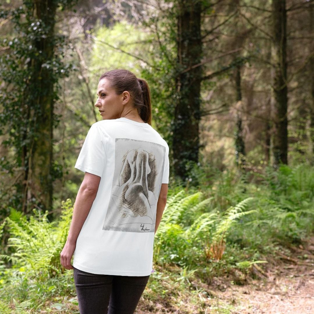 Model Tee
