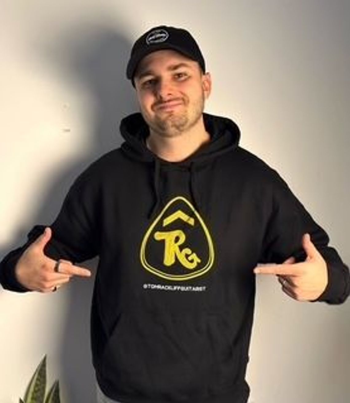 Tom Rackliff - session and touring guitarist wears Above Average